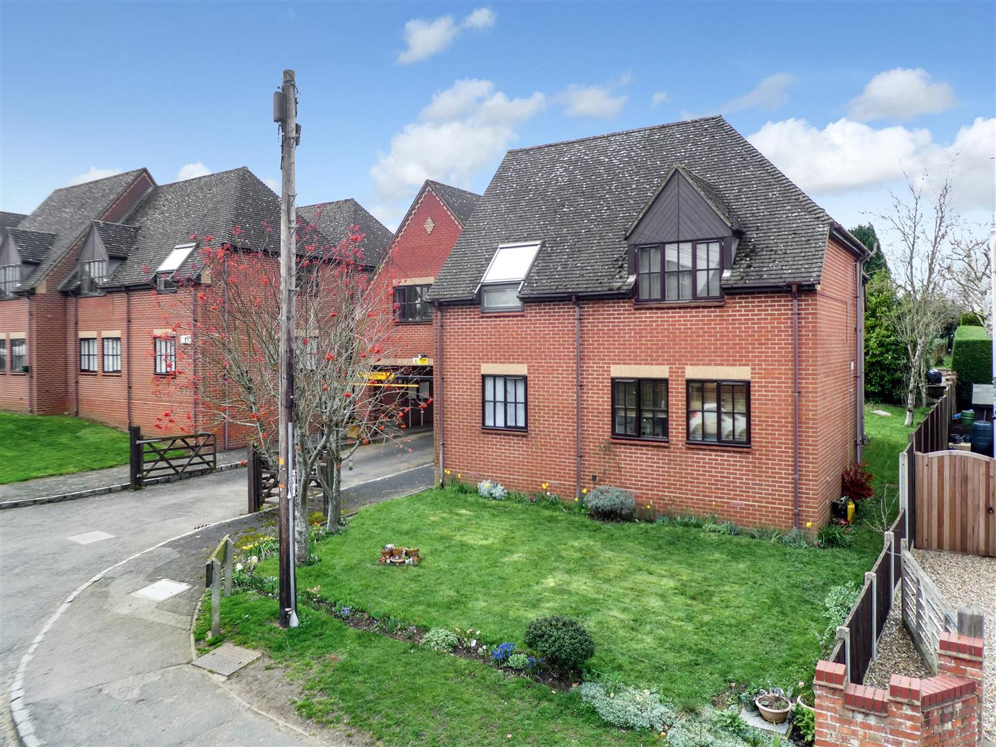 2 bed property in Main Road, Milton Keynes
